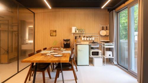 Gwangju House | gwangju chez pompom dokchae poolvilla