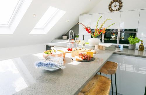 Rhosneigr House | Gwel y Wyddfa