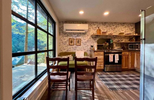 Ellwood City Apartment | Gwen`s Cottage at Water`s Edge