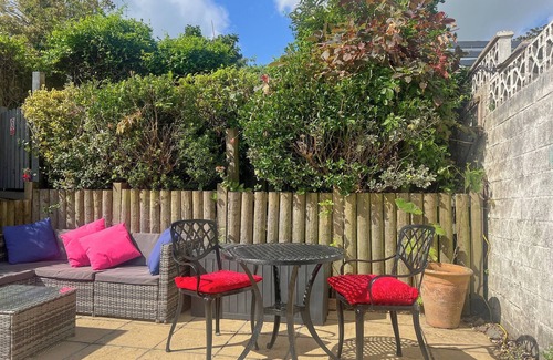Burry Port Cottage | Gwenynen Fel Cottage