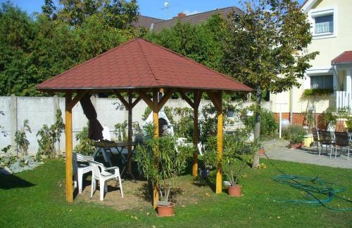 Buk House | Györgyi Haus