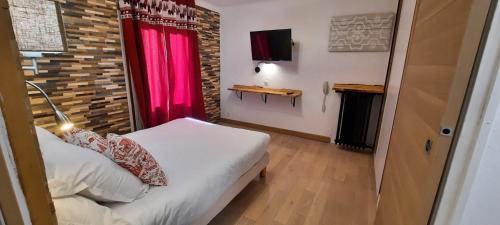 Saint-Etienne-de-Tinee Hotel | Hôtel Chastellares