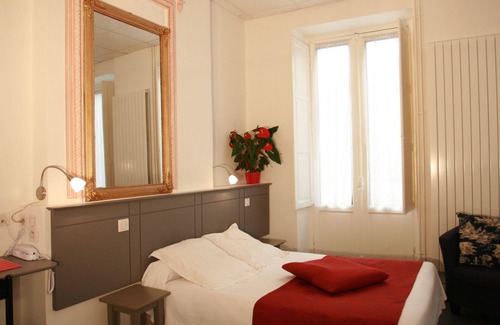 Cauterets Hotel | Hôtel Christian