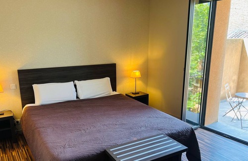 Bagnols-sur-Ceze Hotel | Hôtel de La Bourse à Bagnols-Sur-Cèze