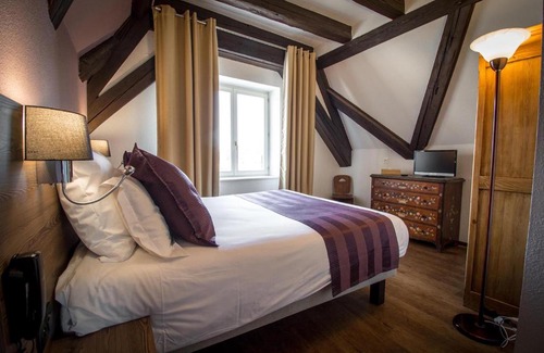 Riquewihr Hotel | Hôtel De La Couronne