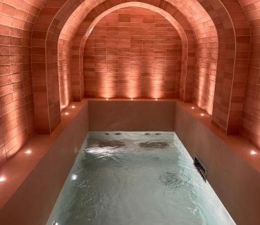 Quartier de la Folie-Mericourt Hotel | Hôtel Ginette à la Folie & Spa