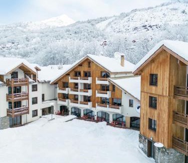 Saint-Chaffrey Hotel | Hôtel Le Cristal Lodge - TERRESENS