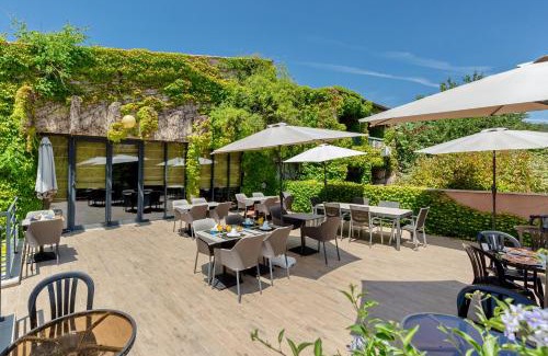 Greoux-les-Bains Hotel | Hôtel & Résidence Lou Paradou Gréoux Les Bains