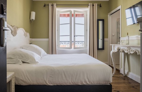 Biarritz City Centre Hotel | Hôtel St-Julien