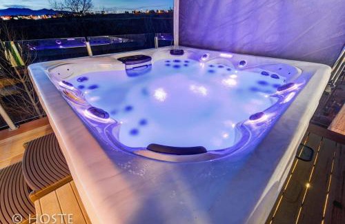 Northeast Colorado Springs House | *H* 5BR Home Getaway w/HOT TUB *