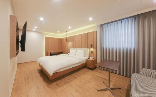 Gyeongju Hotel | H Avenue Hotel in Gyeongju