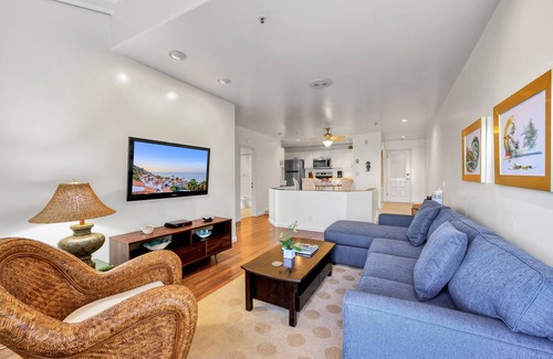 Avalon Condo | H157: Bright Villa, Sweeping Ocean Views, Golf Cart, WIFI