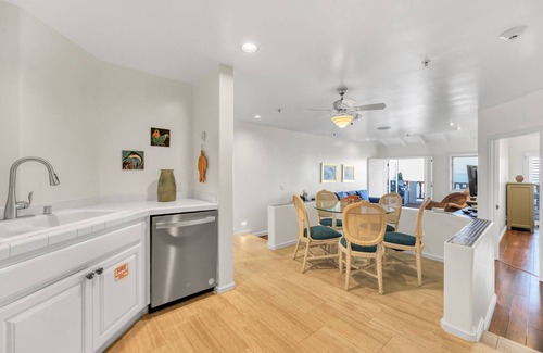 Avalon Condo | H157: Bright Villa, Sweeping Ocean Views, Golf Cart, WIFI