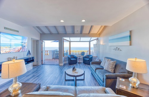 Avalon Condo | H160 - Impeccably Decorated Villa + Panoramic Ocean Views + 6-Seater Golf Cart +