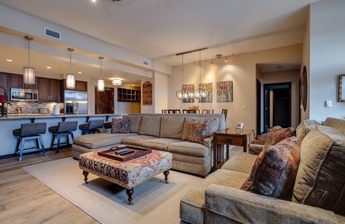 Downtown Steamboat Springs Condo | H204A | Luxury Downtown | Close to Shops | Ski Locker at Base
