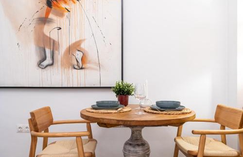 La Merced Apartment | H2M Alamos Duplex, desk, dishwasher, oven, shower