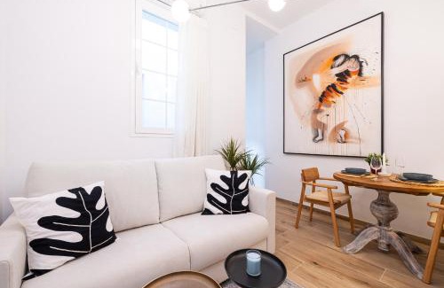 La Merced Apartment | H2M Alamos Duplex, desk, dishwasher, oven, shower