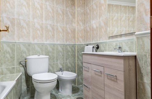 La Trinidad Apartment | H2M Feijoo close to city center in a quiet area