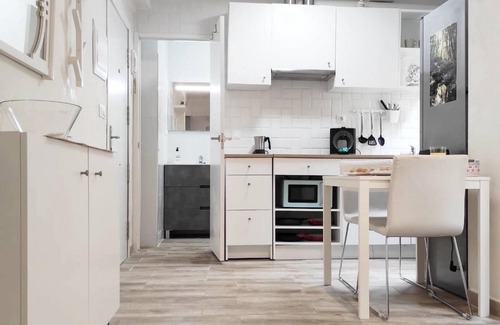 La Trinidad Apartment | H2M Velarde 2 bedroom WIFI Hospital Civil