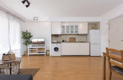 La Trinidad Apartment | H2M Ventura Angel Flat SmartTv & AACC near centre