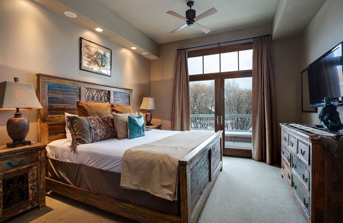 Downtown Steamboat Springs Condo | H305A | A/C | Ultimate Downtown Luxury Residence | Free City Bus | Deck with Ama