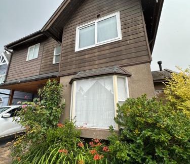 Puerto Montt House | Habitación con cama doble y baño privado N2