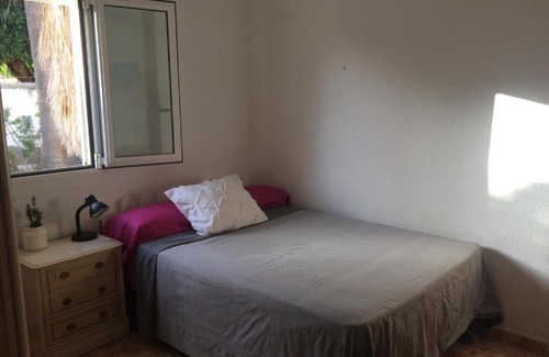 Roquetas de Mar House | Habitación doble 4 línea playa 2 opciones 1 con baño privado y otra con baño compartido