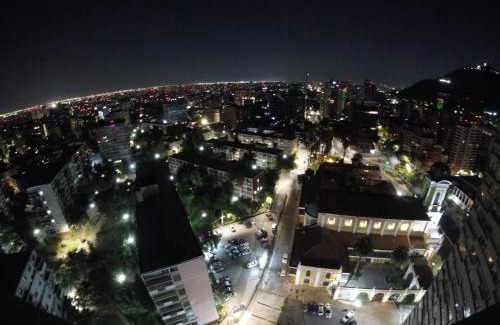 Providencia House | Habitación grande con cama matrimonial en departamento compartido - Providencia