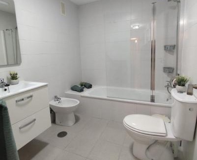 Camas House | HABITACIÓN triple con baño compartido LOVELY SEVILLA
