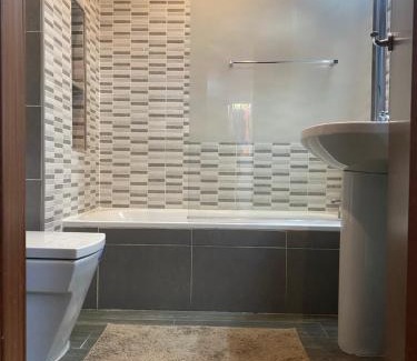 Poligono Norte House | habitacion acogedora con limpieza incluida- buena conexion