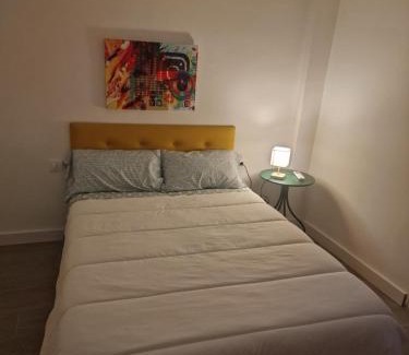 Albacete Bed & Breakfast | Habitacion BNB con balcon Alfarooms