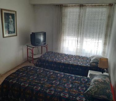 Mar del Plata House | Habitacion en casa de familia masculino 3 dias minimo