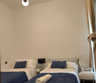 Bilbao City Centre House | HABITACION PLAZA ZABALBURU