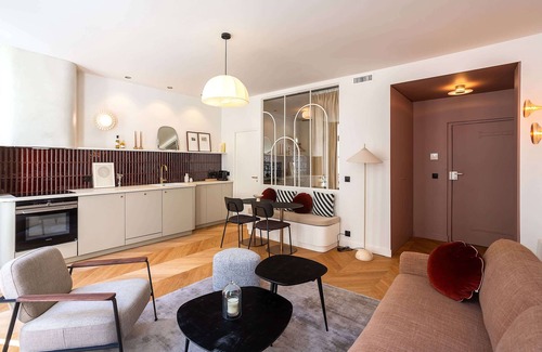 Strasbourg -Saint-Denis Apartment | Habitat Parisien - 1 BR A/C - Montorgueil Lune II