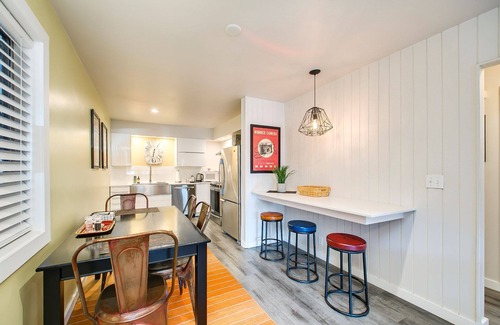 North End Apartment | #Habituehomes - Ninth Street Retreat - King Bed!