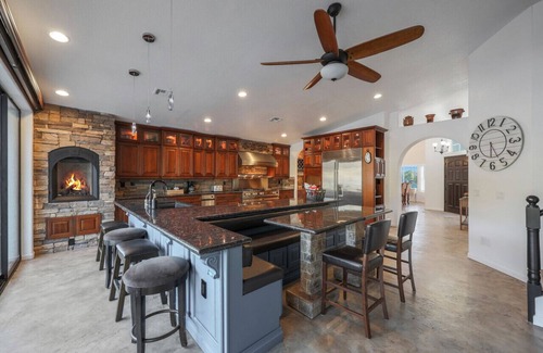 Arrowhead Lakes House | Hacienda del Lago Luxury Villa