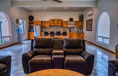 Las Conchas House | Hacienda Playa with Private Pool at Las Conchas