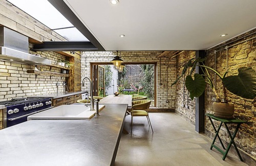 Hackney Wick House | Hackney - Victoria Park: Generous 2 Bed Terrace