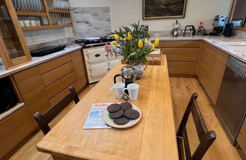 Aberaeron House | Hafan Hedd – a peaceful retreat in the heart of Aberaeron, sleeps up to 6, dog friendly