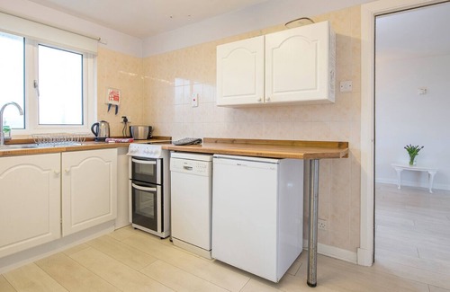 Little Haven House | Hafod, Holiday Home Broad Haven, Sleeps 4, 2 bedrooms, bathrooms