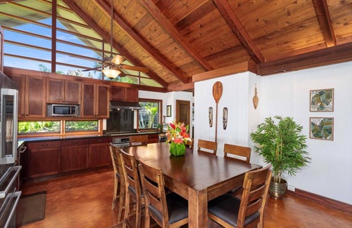 North Kona House | Hale Joli: Historic Hawaiian Home w/Ocean Views, Lanai & BBQ Area