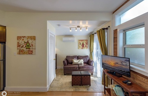 Downtown Apartment | Half block to Duval @ Mango Hideaway -studio apt