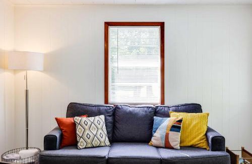 Hot Springs House | Half Mi to Oaklawn Casino Hot Springs Home!