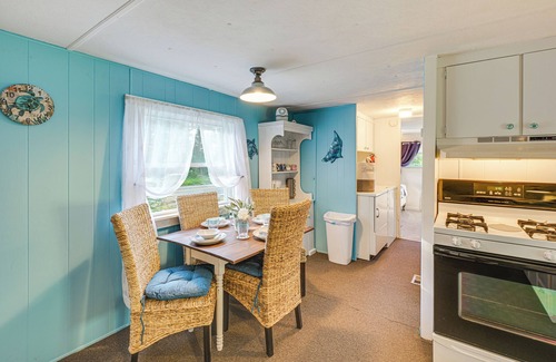 Roque Bluffs Cottage | Half-Mi to Roque Bluffs State Park: Quaint Cottage