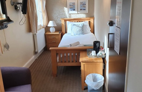 Kingsand Hotel | Halfway House Inn