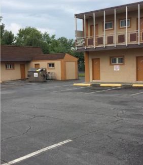 Cinnaminson Hotel | Hallmark Motel