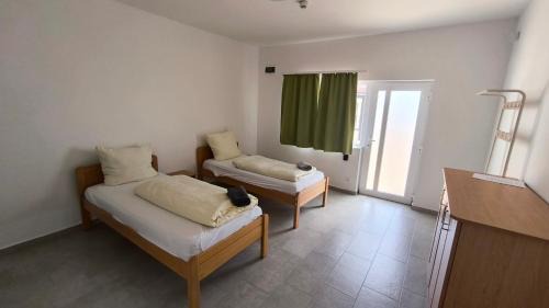 Balatonszabadi Bed & Breakfast | Halzóna