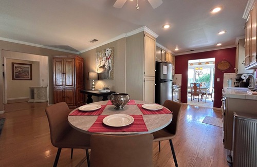 Lodi House | Ham Station - 3 B/2 BA - Bright & Cheery Home - A Dog’s Dream!