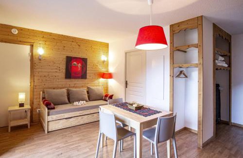 Orelle Apartment | Hameau 6 002 - SPA & PISCINE studio 4 pers