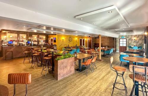 Leedstown Resort | Hamlet Lodge Retreat At Calloose Holiday Park